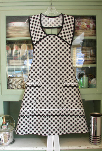Black and White Retro apron